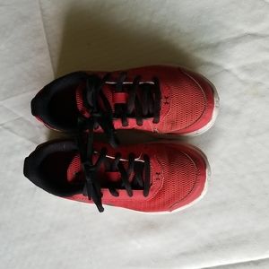 Girl's Under Armour shoes size 12 red and black